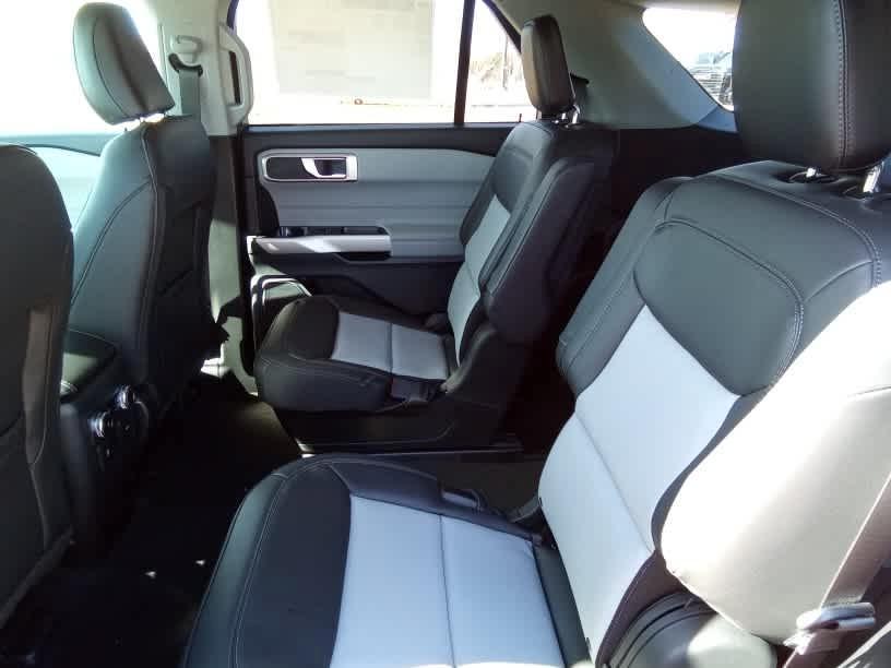 new 2024 Ford Explorer car, priced at $43,275
