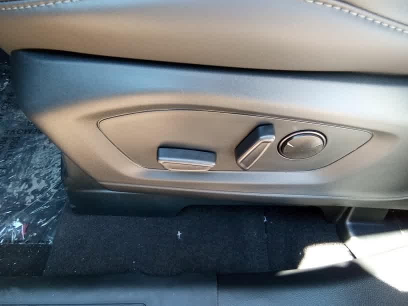 new 2024 Ford Explorer car, priced at $43,275