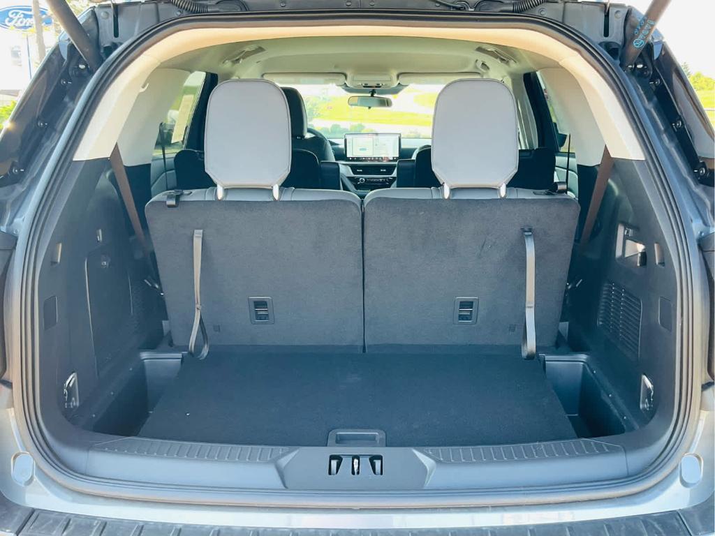 new 2025 Ford Explorer car, priced at $44,085