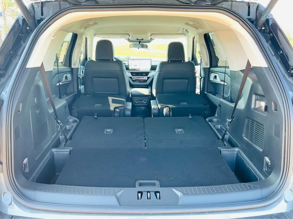 new 2025 Ford Explorer car, priced at $44,085
