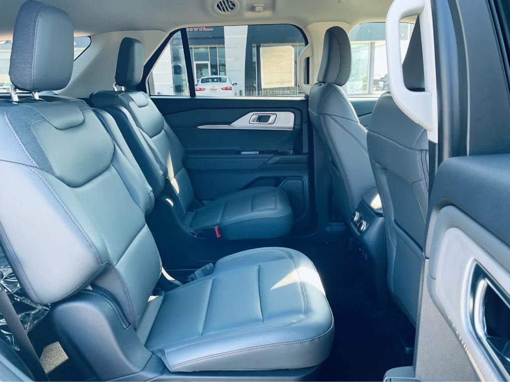 new 2025 Ford Explorer car, priced at $44,085