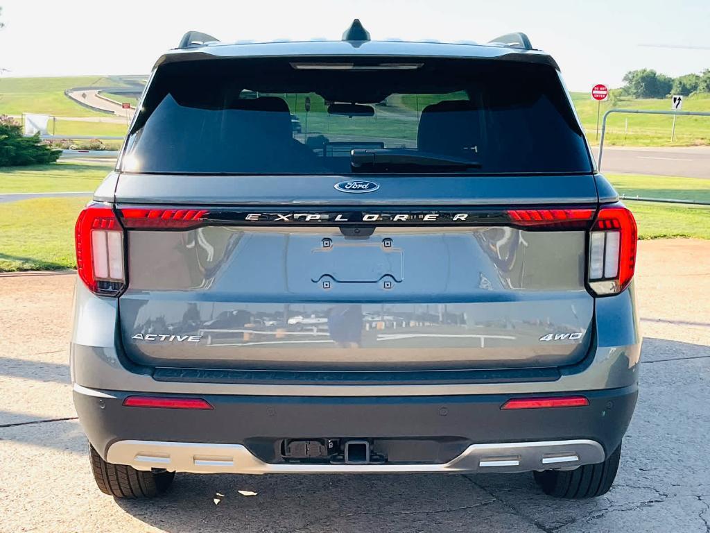 new 2025 Ford Explorer car, priced at $44,085