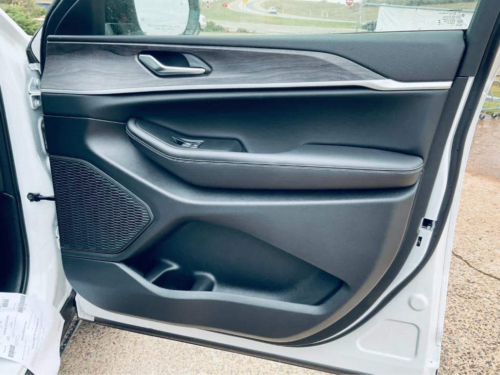 new 2025 Jeep Grand Cherokee L car, priced at $46,540