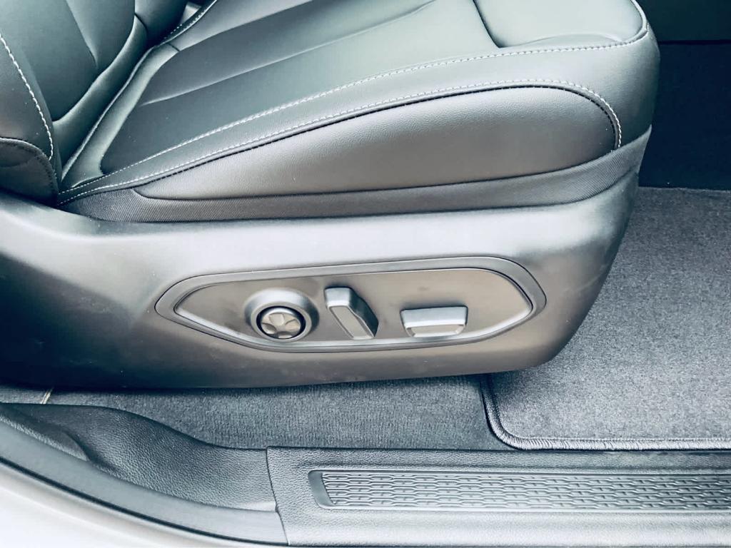 new 2025 Jeep Grand Cherokee L car, priced at $46,540