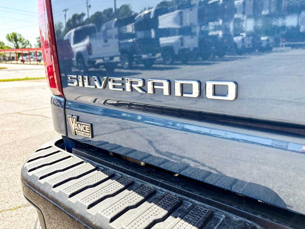 used 2025 Chevrolet Silverado 2500 car, priced at $53,327