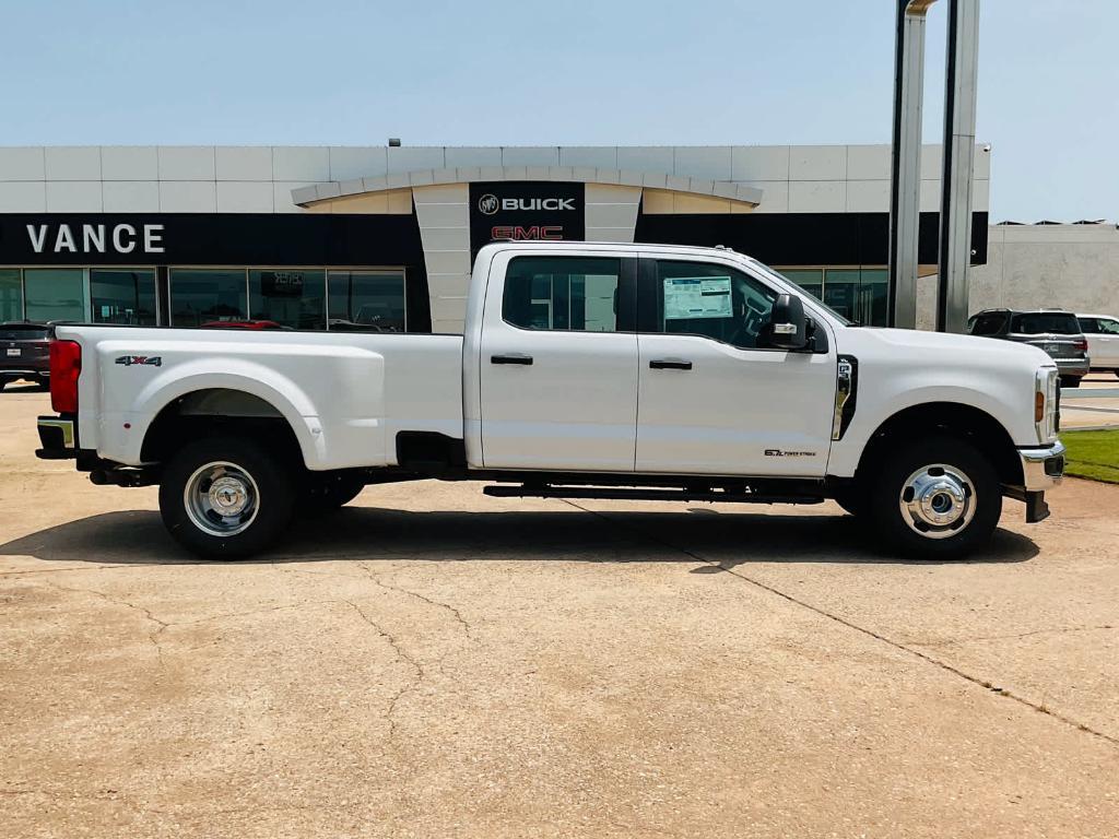new 2025 Ford F-350 car, priced at $63,790