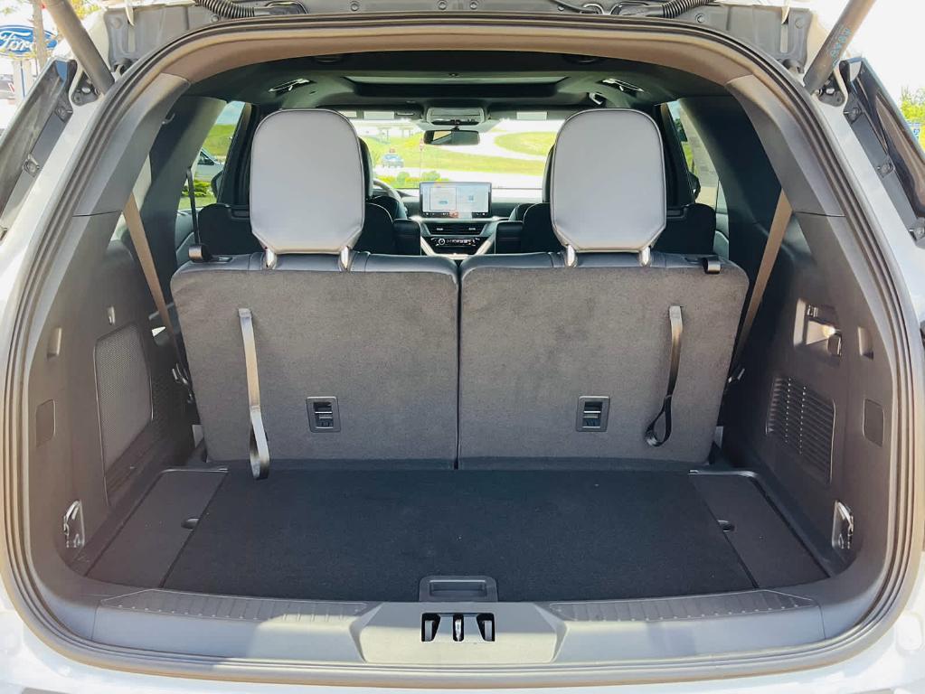 new 2025 Ford Explorer car, priced at $53,575