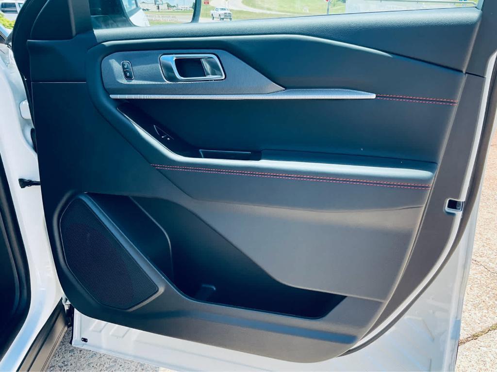 new 2025 Ford Explorer car, priced at $53,575