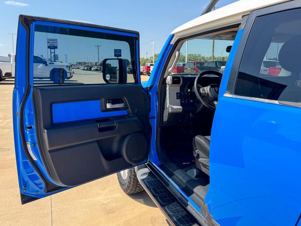 used 2007 Toyota FJ Cruiser car, priced at $13,455