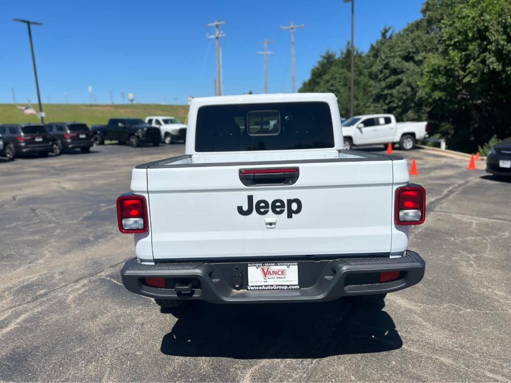 new 2025 Jeep Gladiator car, priced at $38,510