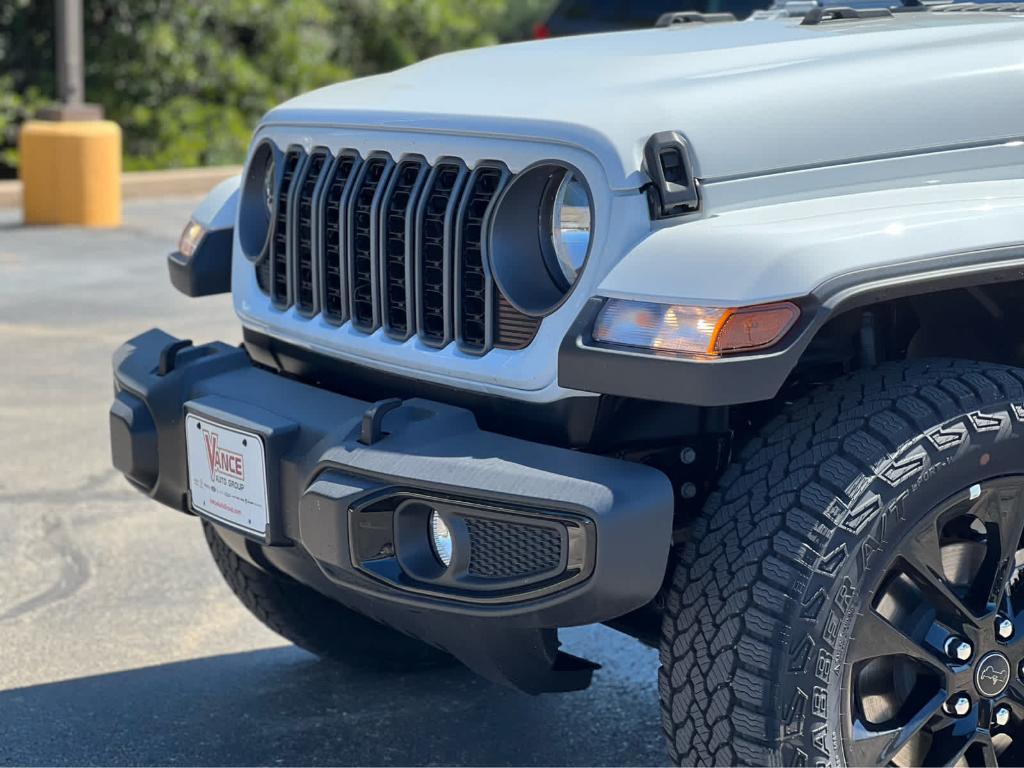 new 2025 Jeep Gladiator car, priced at $38,510