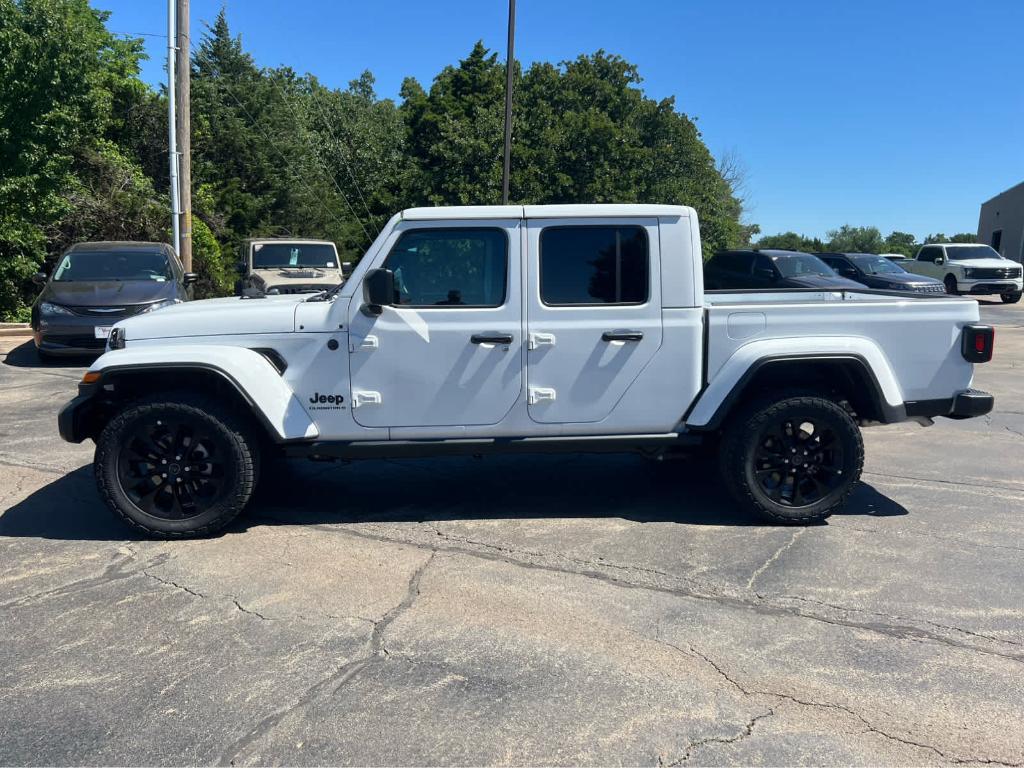 new 2025 Jeep Gladiator car, priced at $38,510