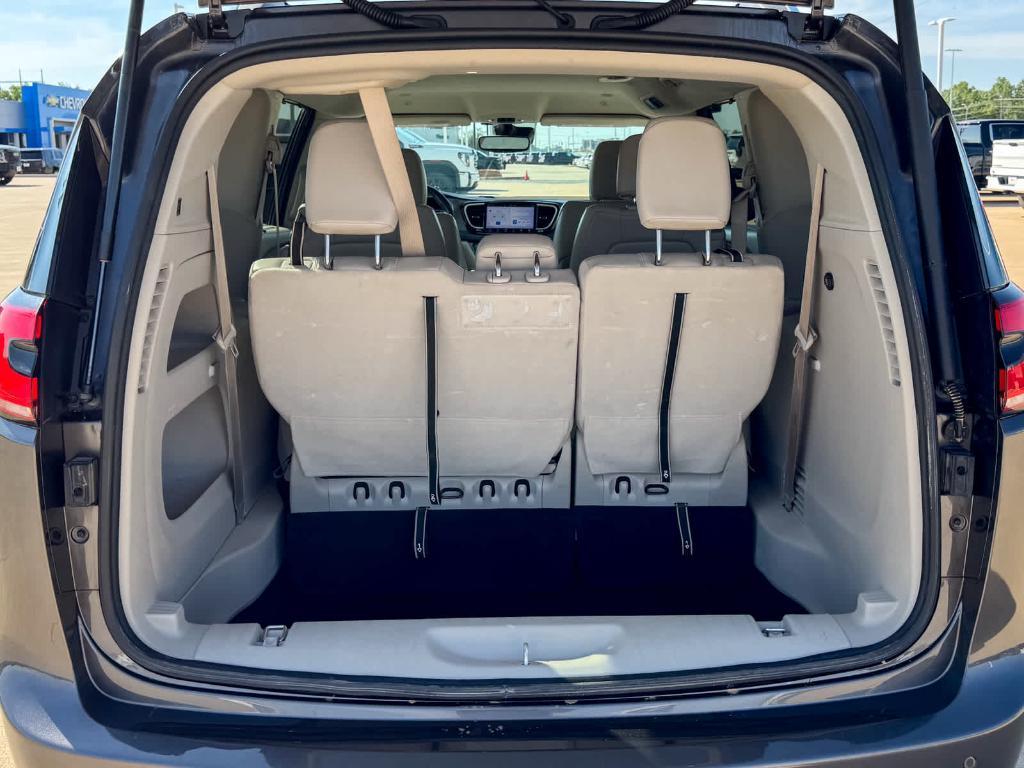 used 2021 Chrysler Pacifica car, priced at $21,364
