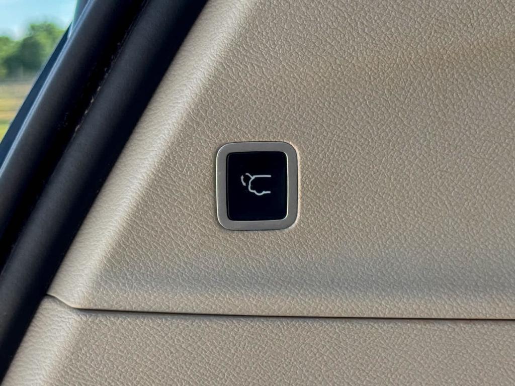 used 2021 Chrysler Pacifica car, priced at $21,364