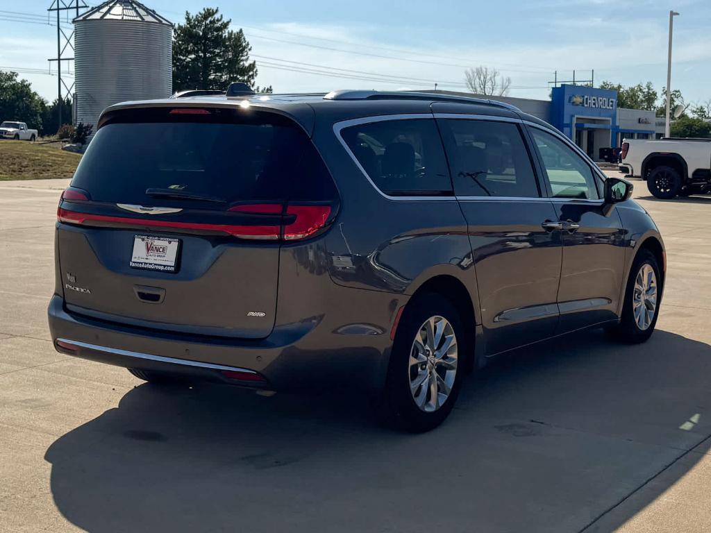 used 2021 Chrysler Pacifica car, priced at $21,364