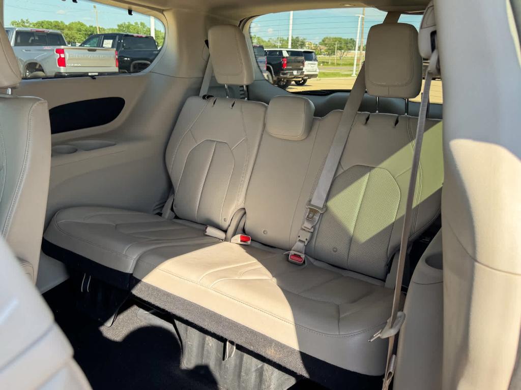 used 2021 Chrysler Pacifica car, priced at $21,364