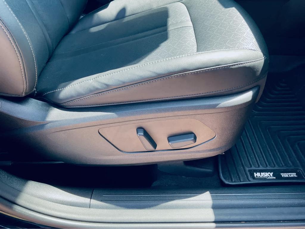 used 2022 Kia Sorento car, priced at $29,000