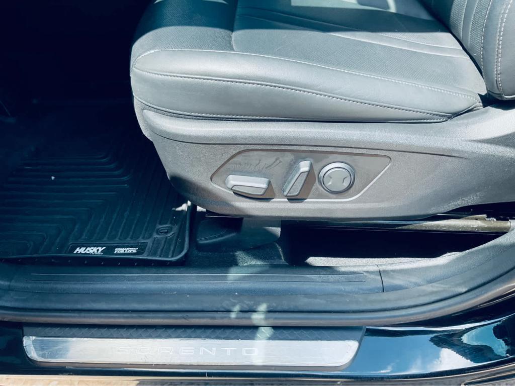 used 2022 Kia Sorento car, priced at $29,000