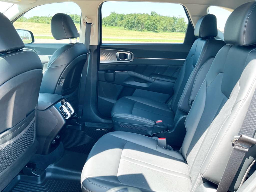 used 2022 Kia Sorento car, priced at $29,000