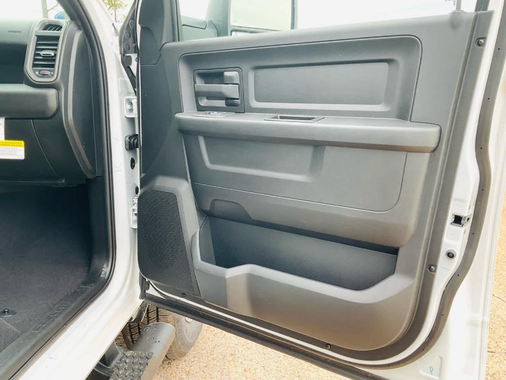 new 2025 Ram 2500 car, priced at $62,333