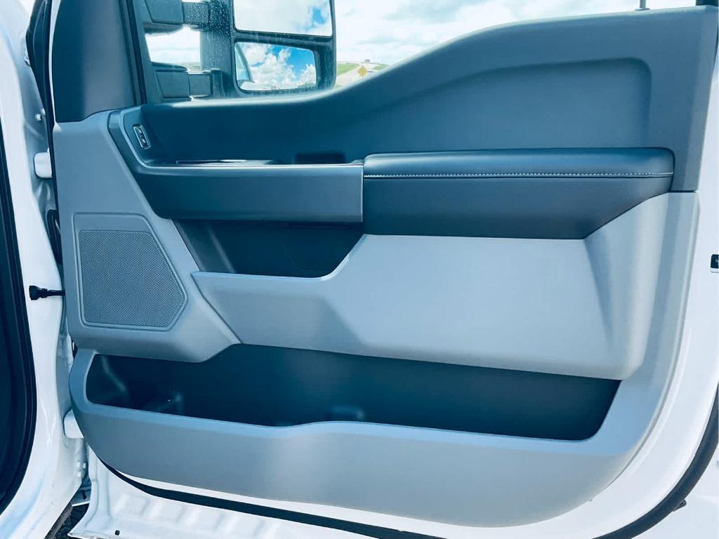 new 2025 Ford F-250 car, priced at $63,535