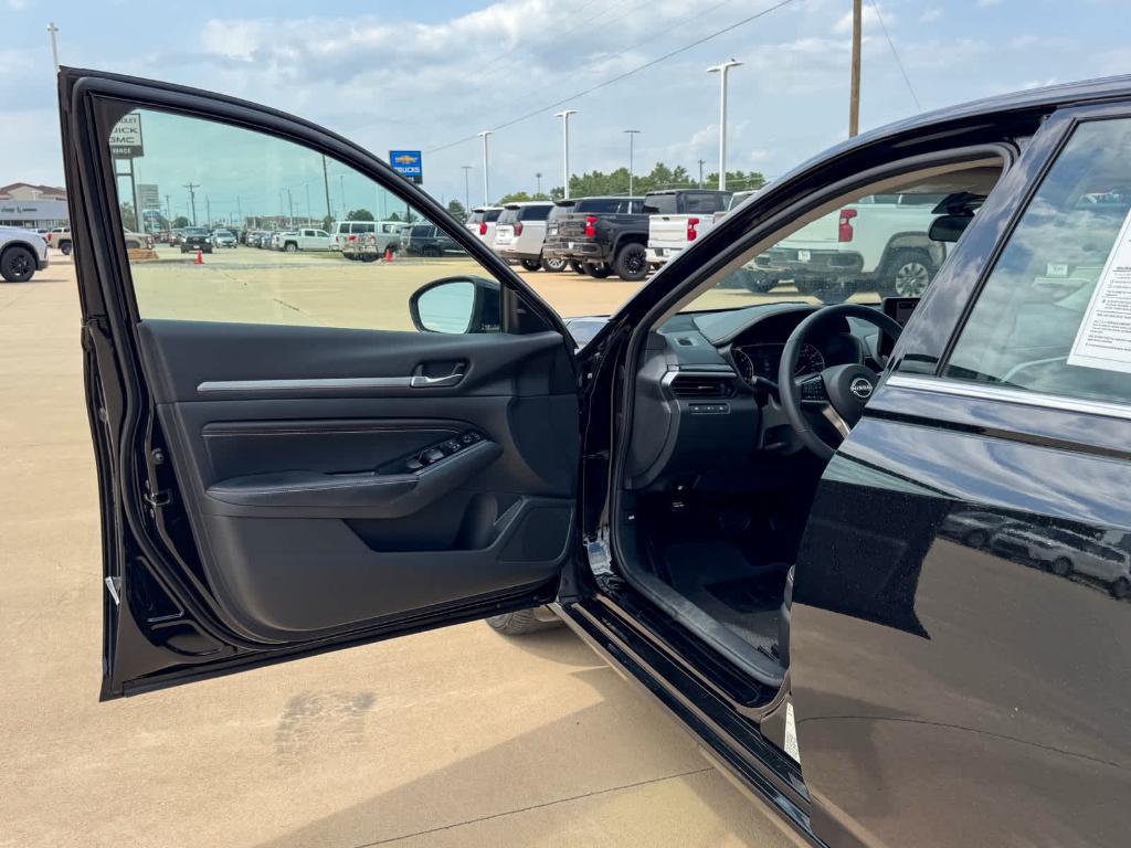 used 2023 Nissan Altima car, priced at $25,000