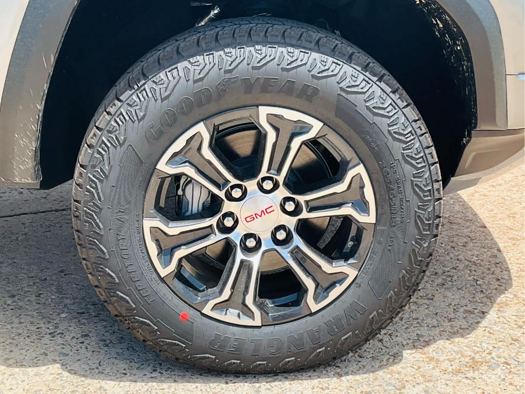 new 2025 GMC Canyon car, priced at $45,890