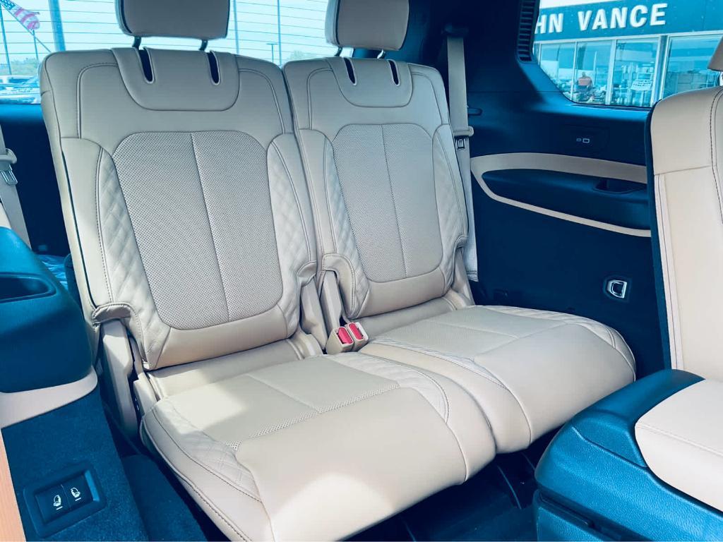 new 2025 Jeep Grand Cherokee L car, priced at $62,045