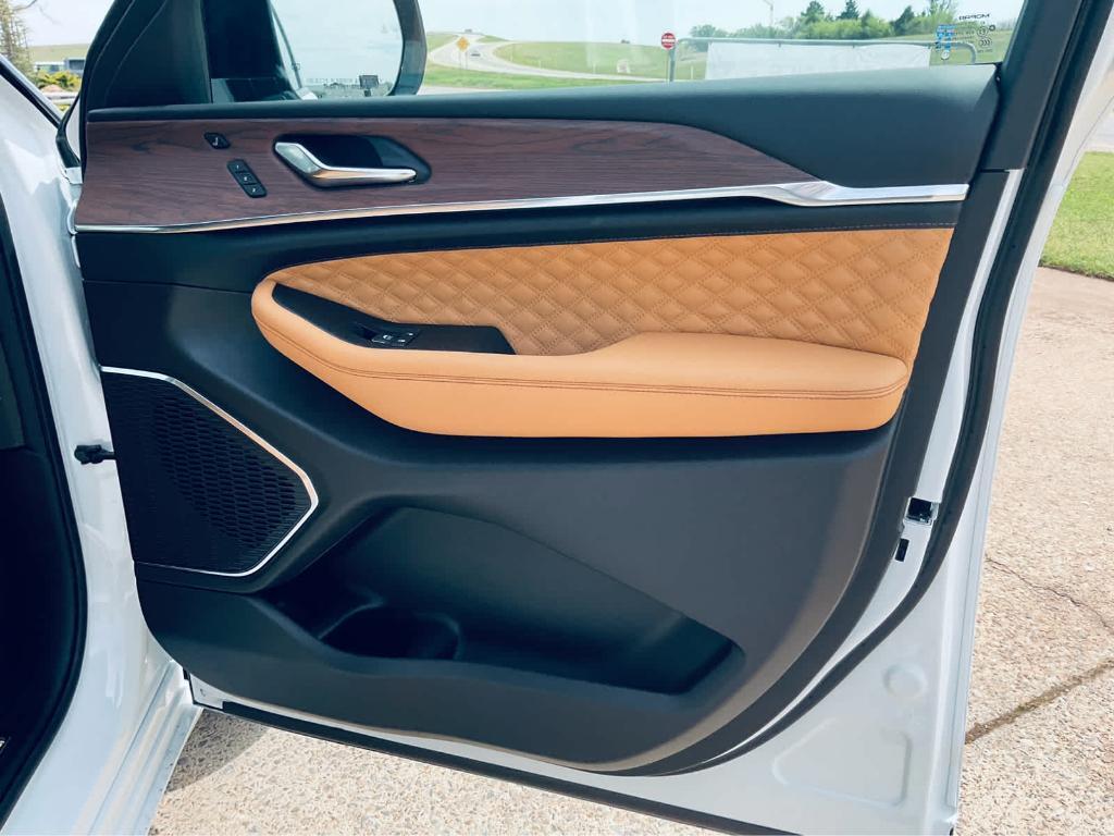 new 2025 Jeep Grand Cherokee L car, priced at $62,045
