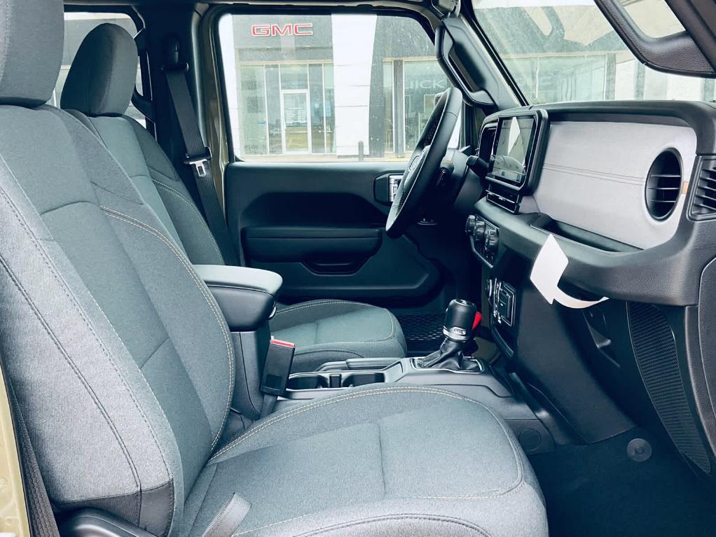new 2025 Jeep Wrangler car, priced at $40,080