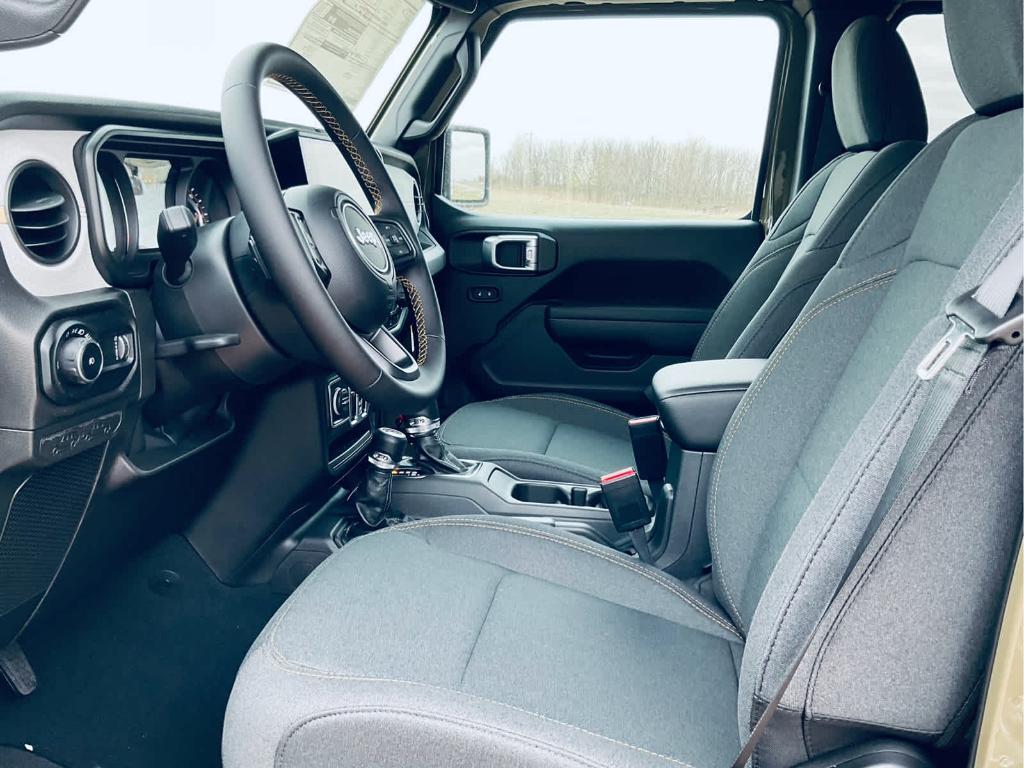 new 2025 Jeep Wrangler car, priced at $40,080