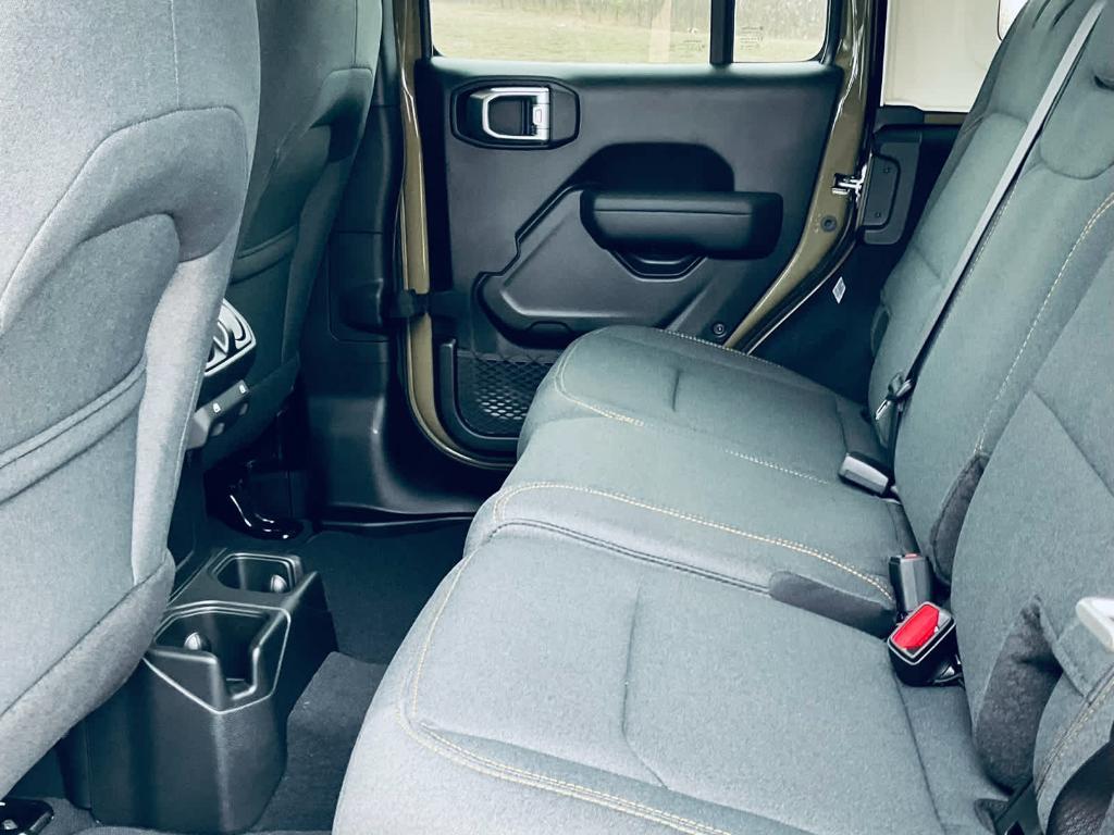 new 2025 Jeep Wrangler car, priced at $40,080