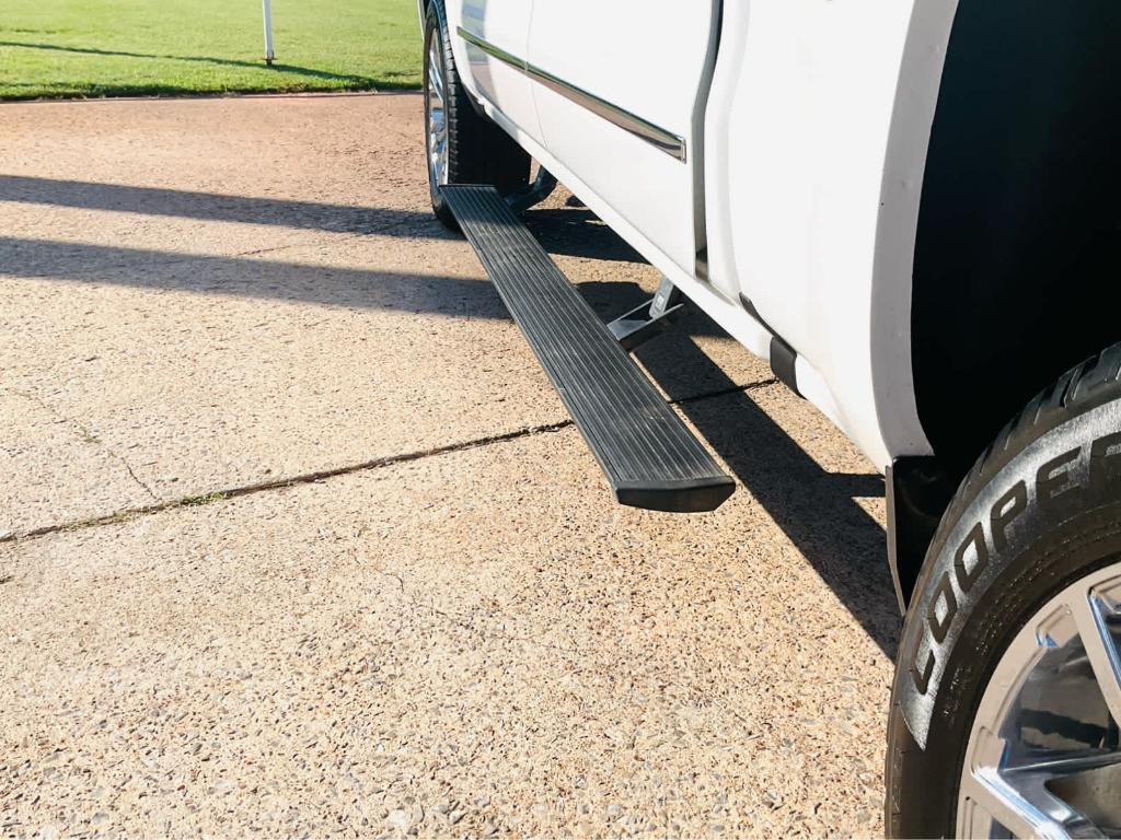 used 2018 Chevrolet Silverado 1500 car, priced at $30,000