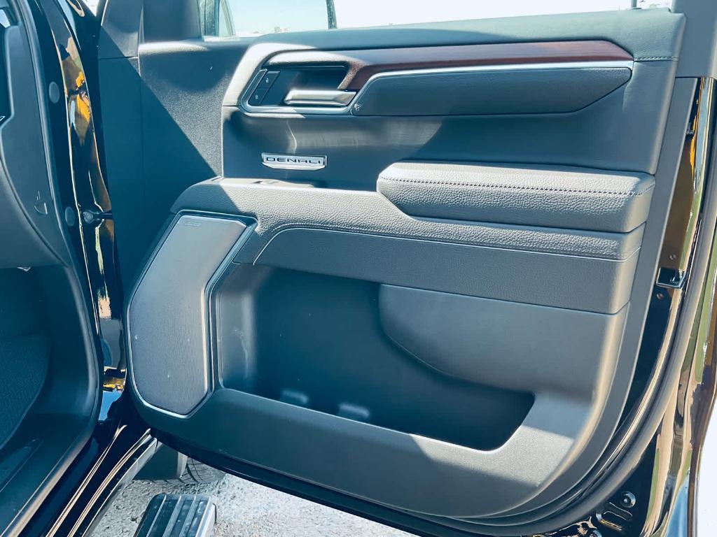 new 2025 GMC Sierra 1500 car, priced at $66,500