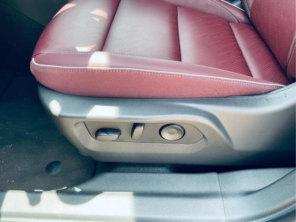 new 2025 Buick Envision car, priced at $40,540