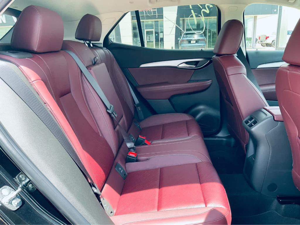 new 2025 Buick Envision car, priced at $40,540