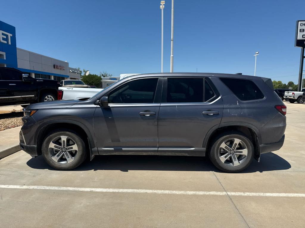 used 2025 Honda Pilot car, priced at $43,587