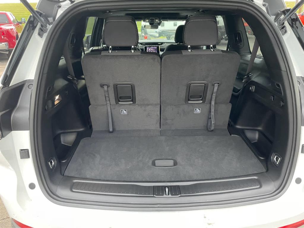 new 2025 Jeep Grand Cherokee L car, priced at $39,030