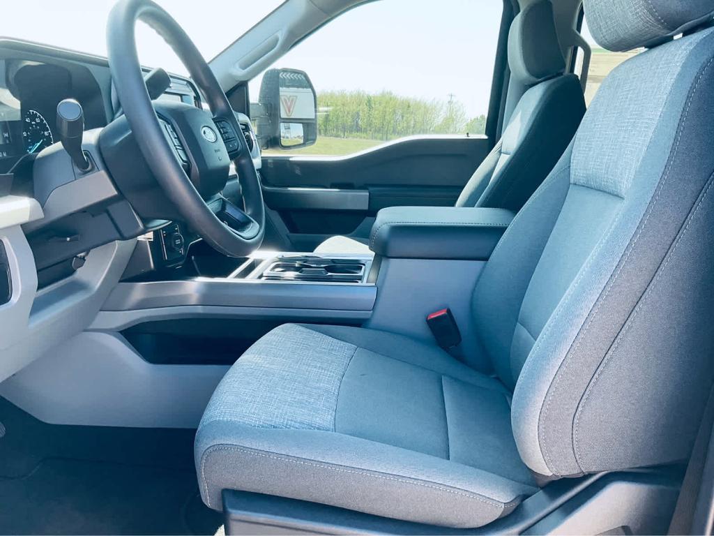 new 2025 Ford F-350 car, priced at $68,405