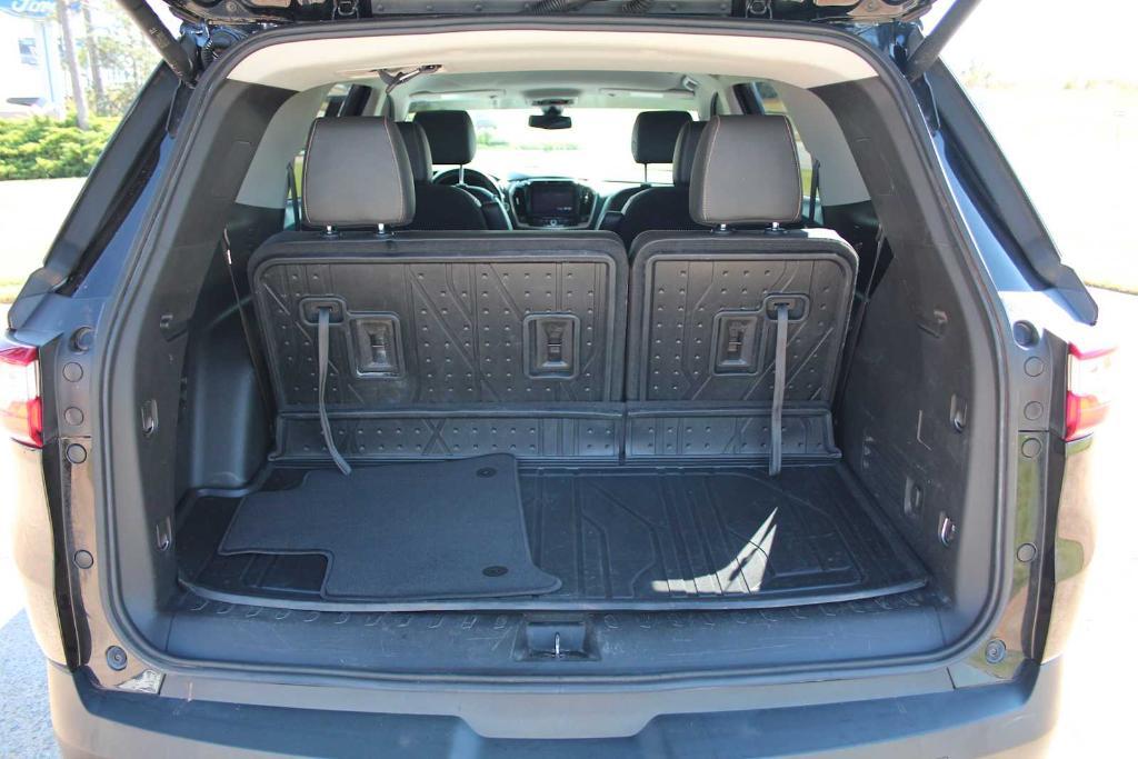 used 2021 Chevrolet Traverse car, priced at $24,350