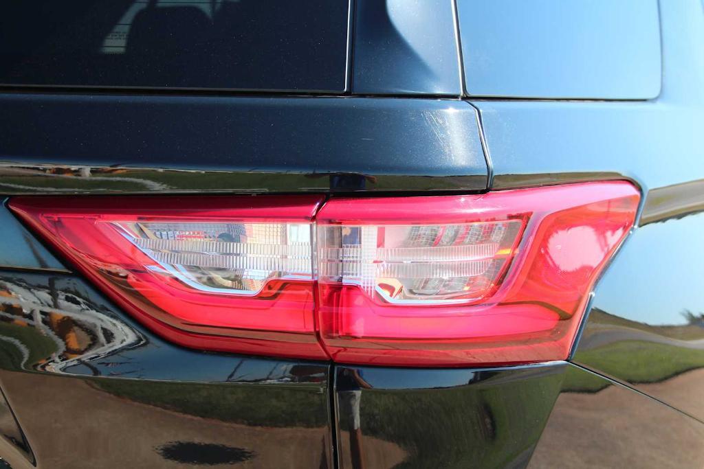 used 2021 Chevrolet Traverse car, priced at $24,350