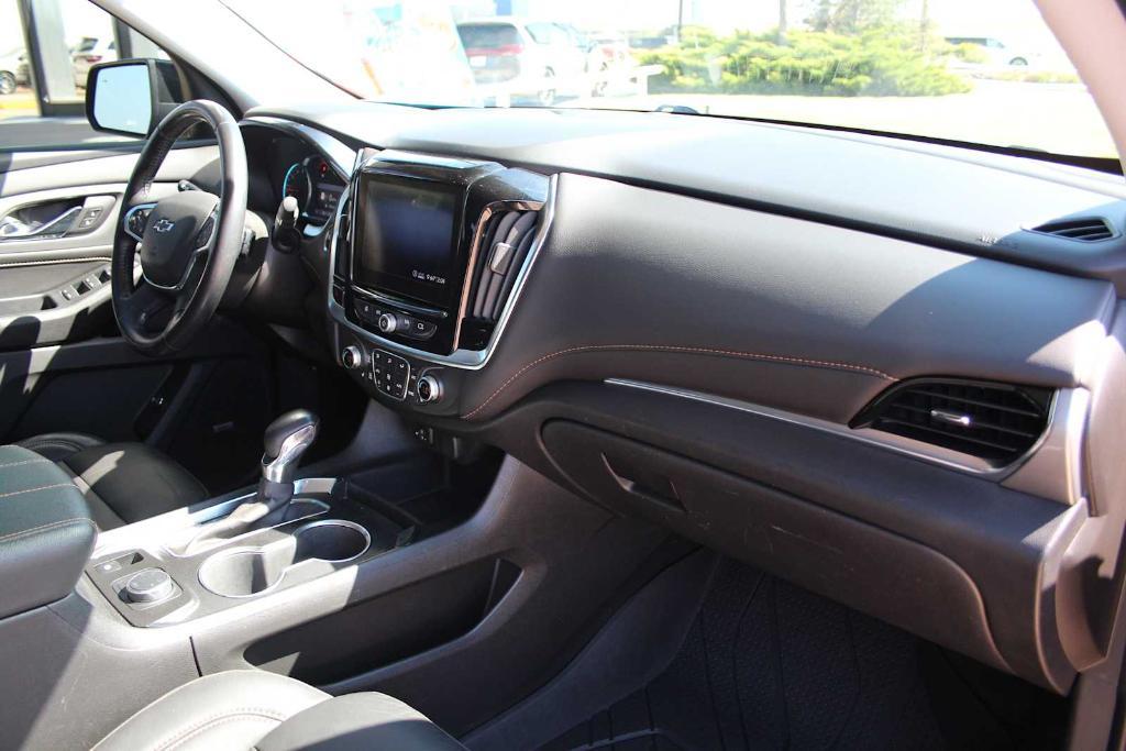 used 2021 Chevrolet Traverse car, priced at $24,350