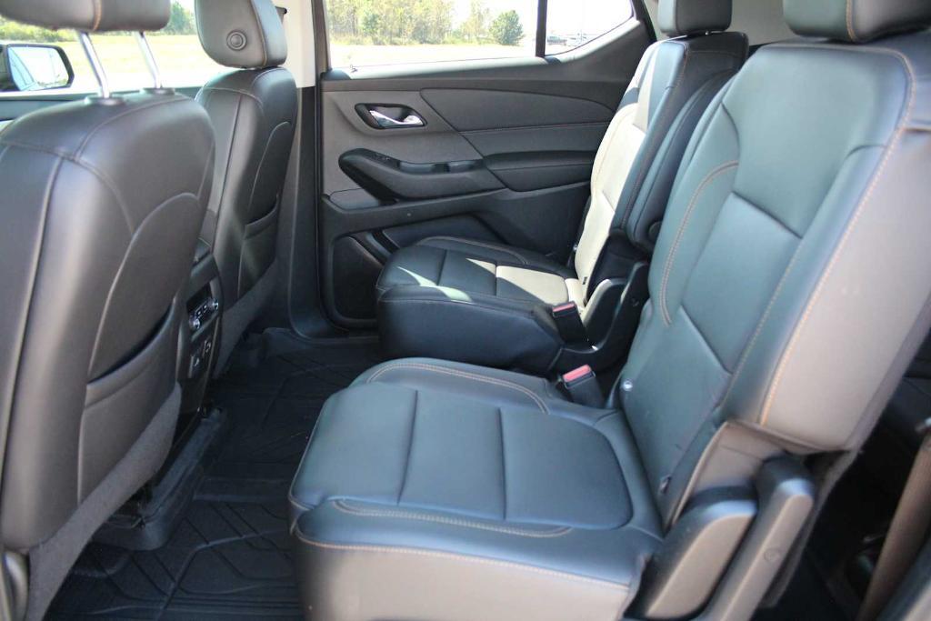 used 2021 Chevrolet Traverse car, priced at $24,350