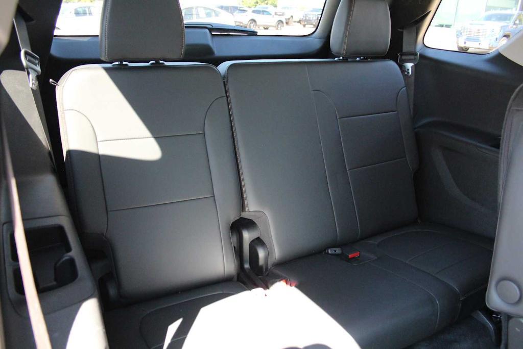 used 2021 Chevrolet Traverse car, priced at $24,350