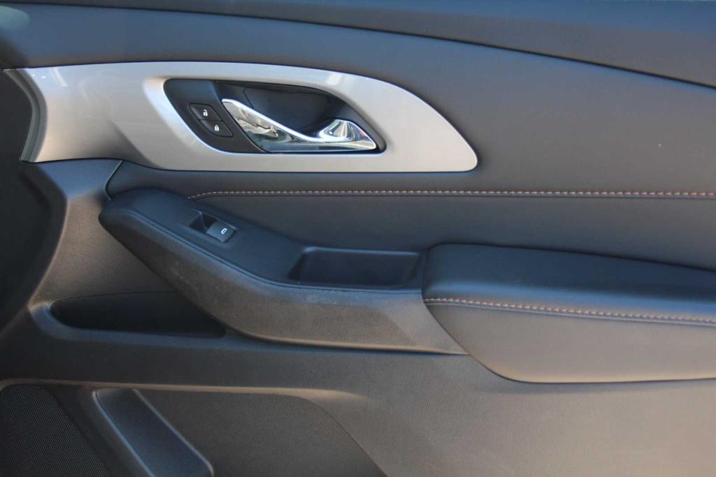 used 2021 Chevrolet Traverse car, priced at $24,350