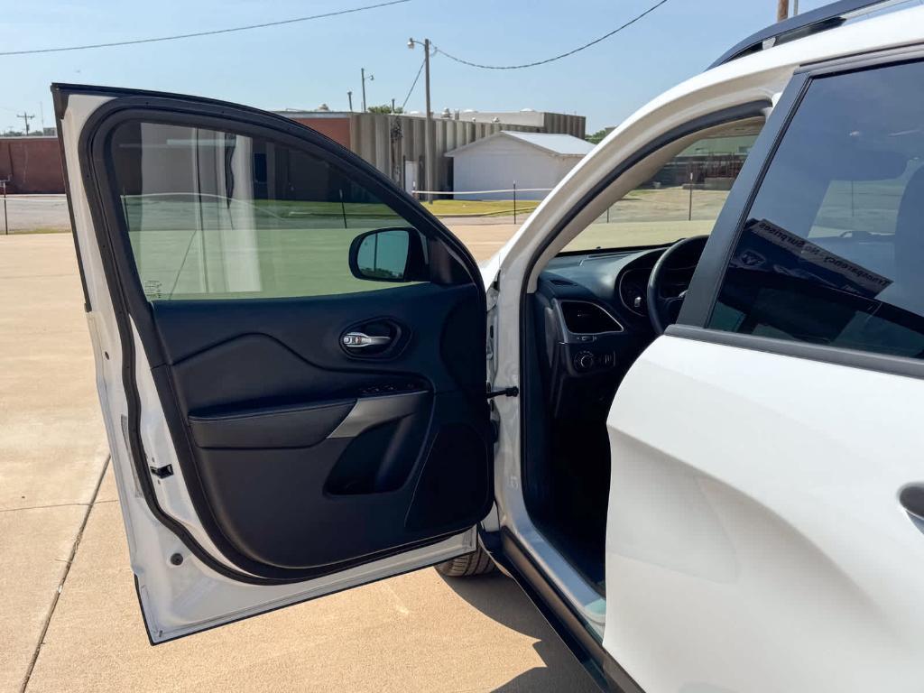used 2021 Jeep Cherokee car, priced at $15,000