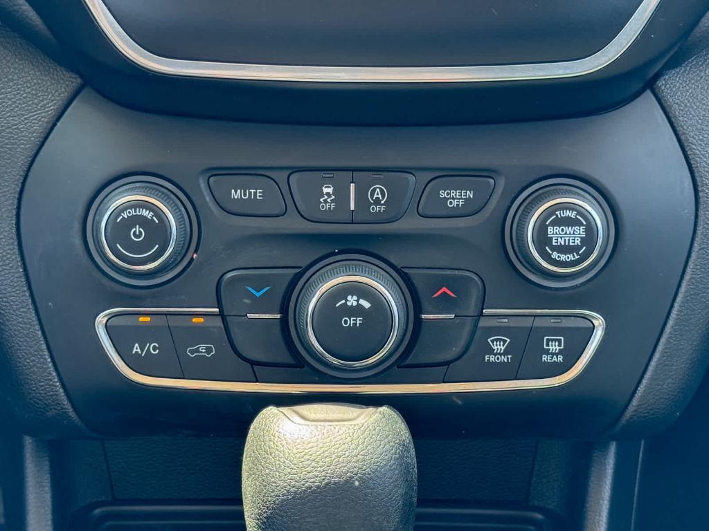 used 2021 Jeep Cherokee car, priced at $15,000