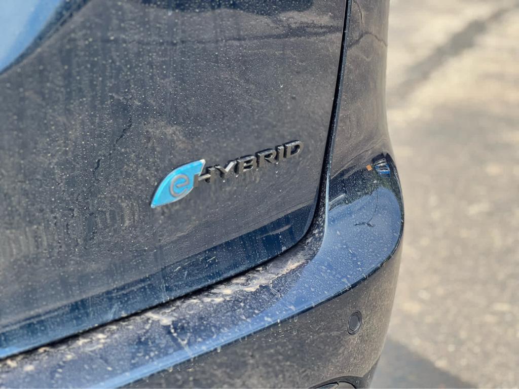 new 2025 Chrysler Pacifica Hybrid car, priced at $55,432