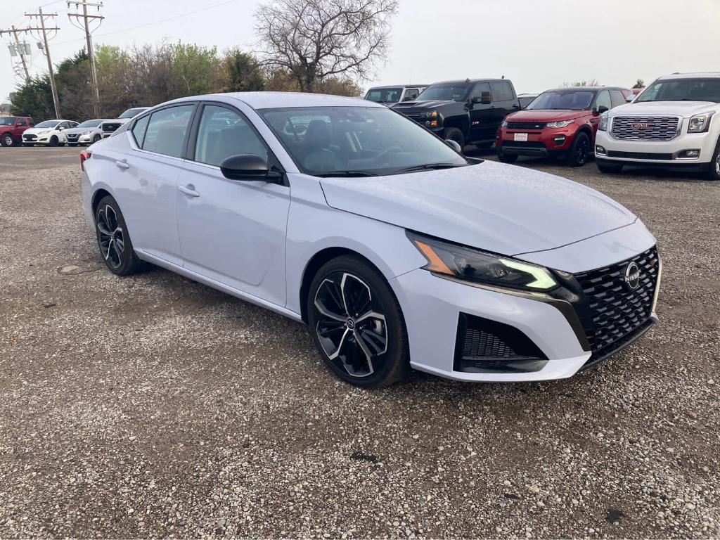 used 2023 Nissan Altima car, priced at $22,500