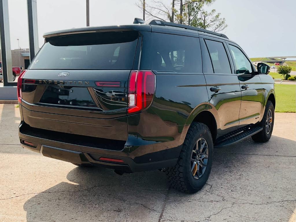 new 2025 Ford Expedition car, priced at $83,025